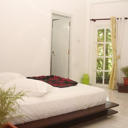 Sanovin Hotel Mirissa Quarto foto